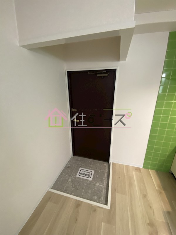 エクセレント新森 玄関