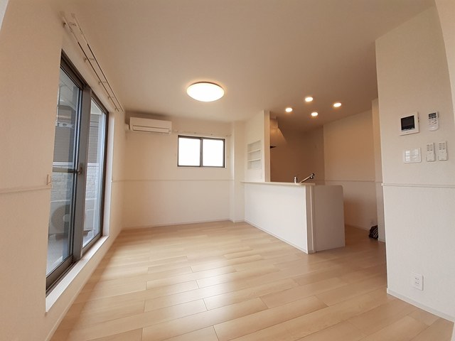 ルワンジュ草尾　Ⅲ リビング