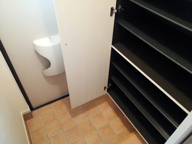 フォーリストベル　プラス 玄関