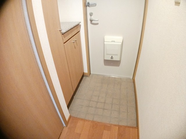 スペイシア友貴 玄関