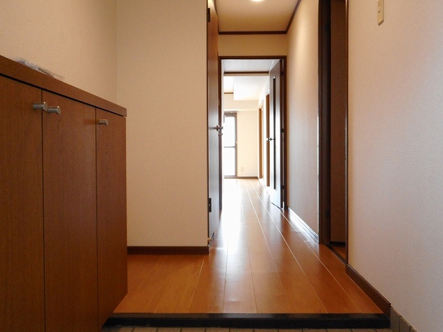 チュリス千里 玄関