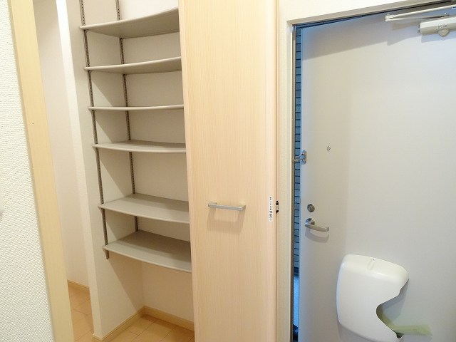 カルムルラーシュ 玄関