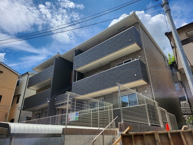 万博ハイステージ 外観