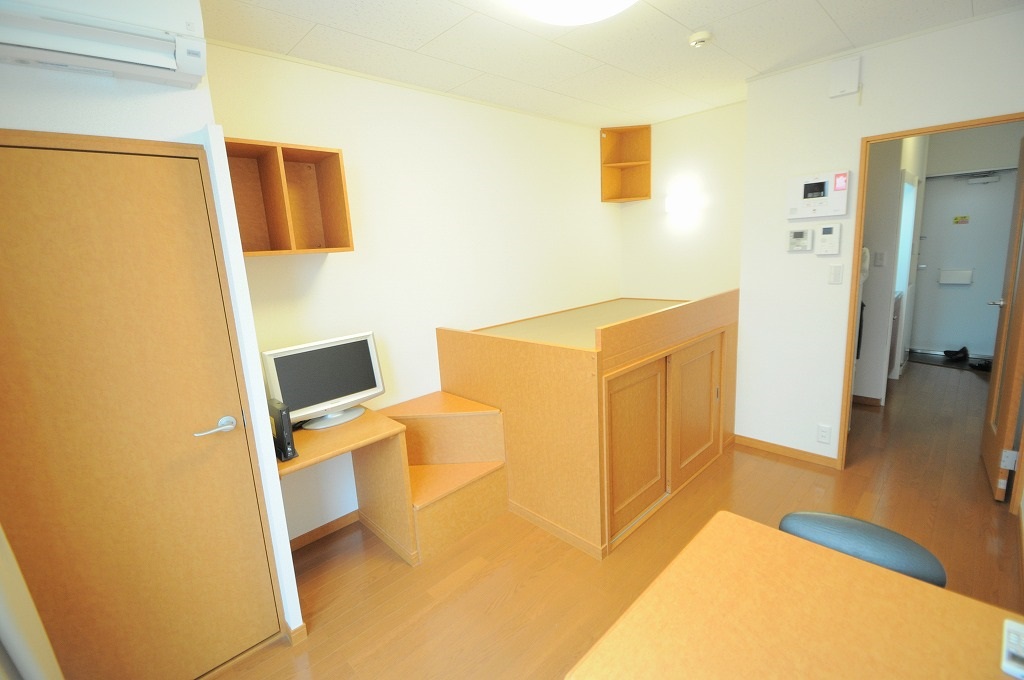 レオパレス森小路 リビング