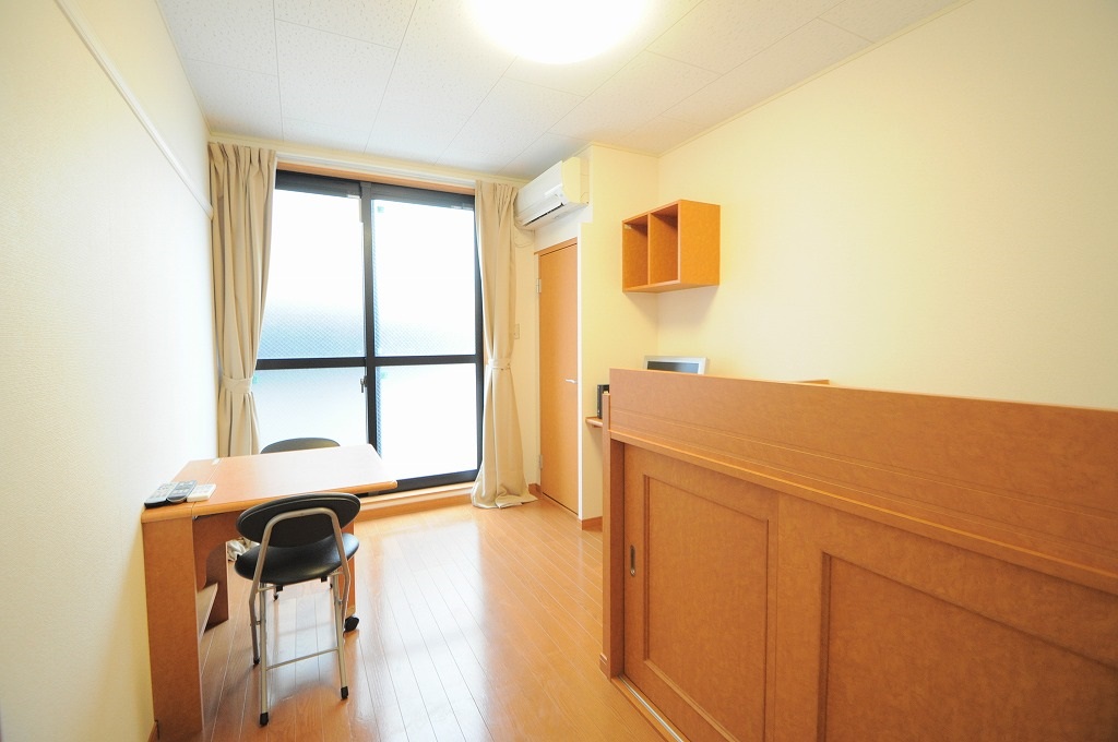 レオパレス森小路 ベッドルーム