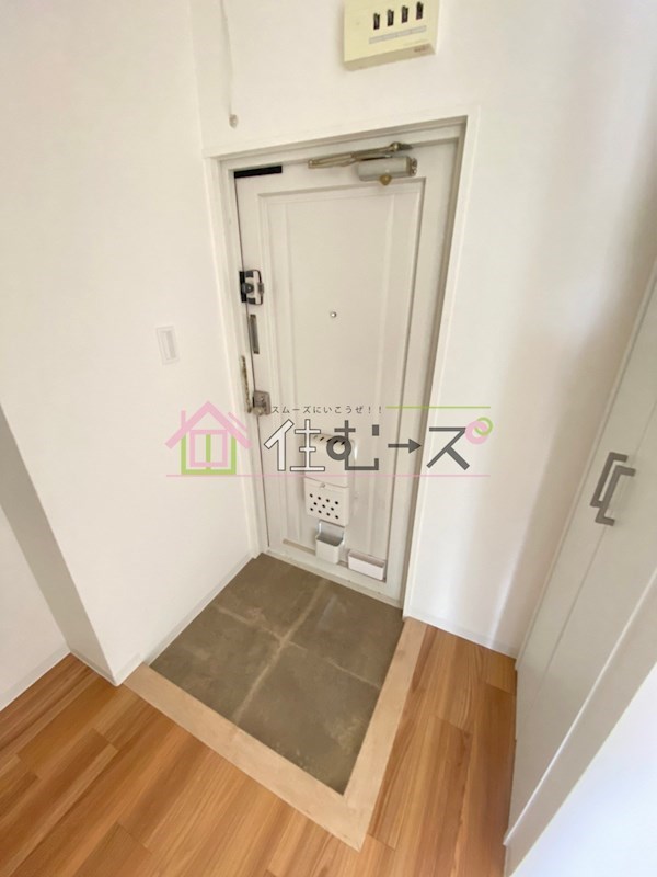 ハイムリバーサイド 玄関