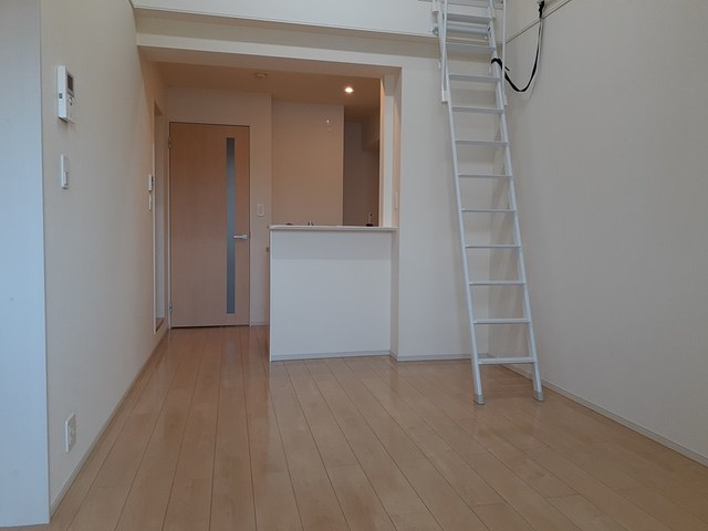 コンソラータ リビング