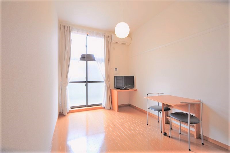 レオパレス武庫川東 リビング