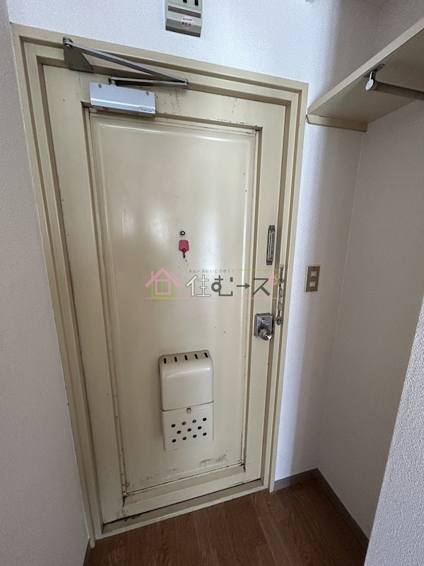 ブルースカイ城東 玄関