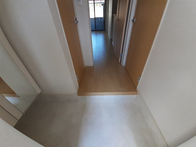 サンシャイン　ウィステリア 玄関