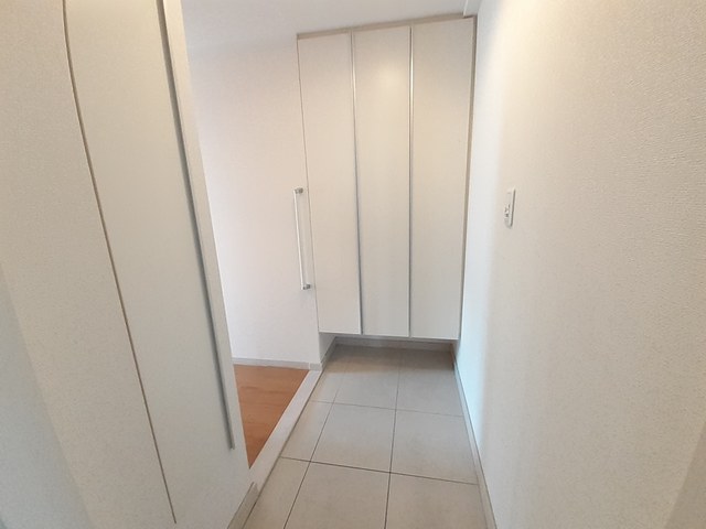 クオリティ西三国 玄関