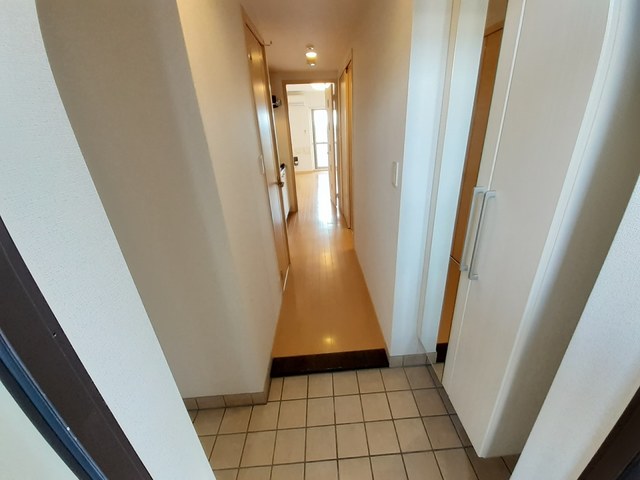 クラシェス尼崎 玄関