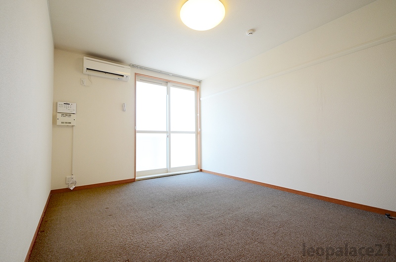 レオパレスサンシャイン箕輪 リビング