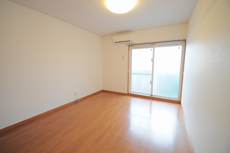 レオパレスサンシャイン箕輪 ベッドルーム