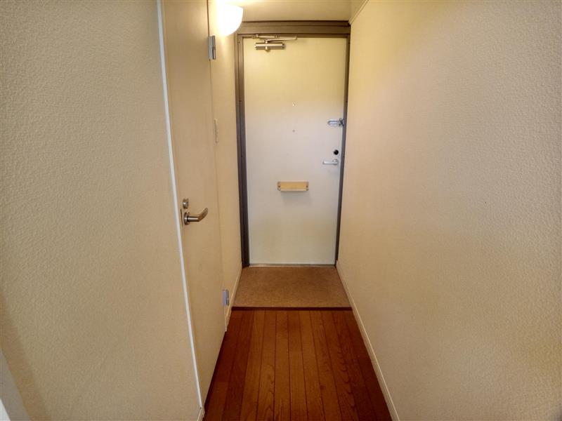 レオパレス花屋敷 玄関