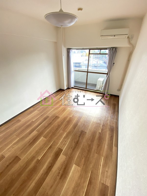 ホワイトチムニー ベッドルーム