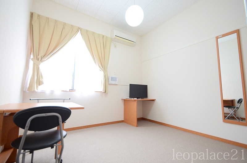 レオパレスドリーム田中２１ リビング