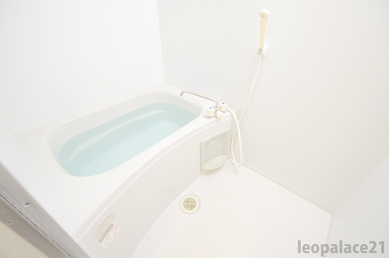 レオパレスヴィルヌーブ 風呂画像
