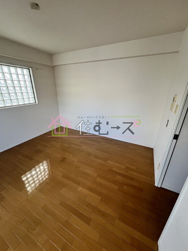 CREATO新大阪Serenity リビング