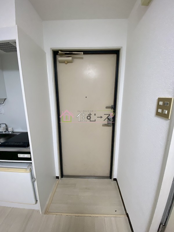 728湯里ハイツ 玄関