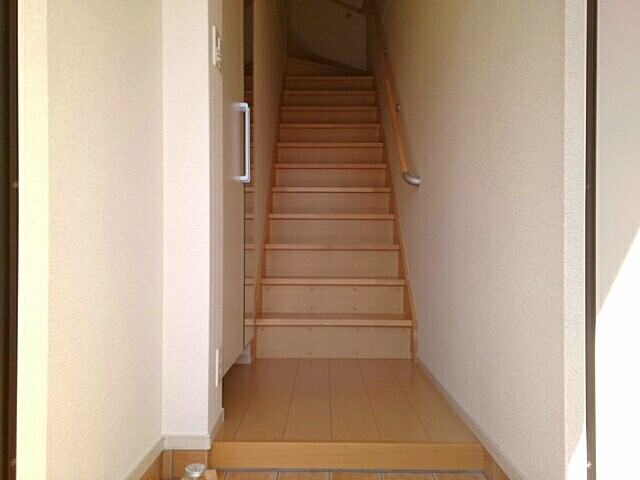 セレスコート本郷 玄関