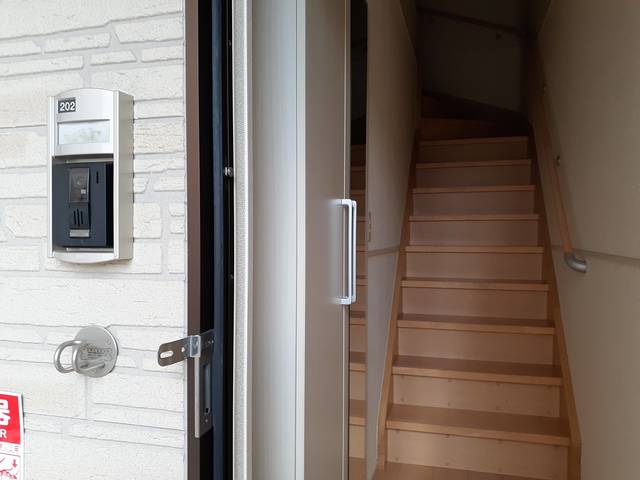 リバーサイド　レジデンス　ＴＵ 玄関