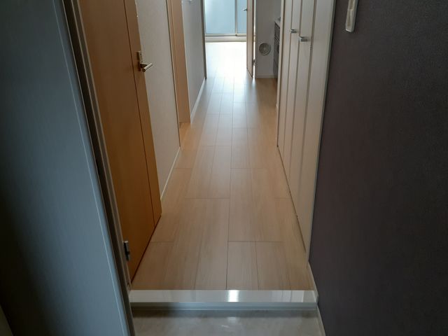 グラース滝井 玄関