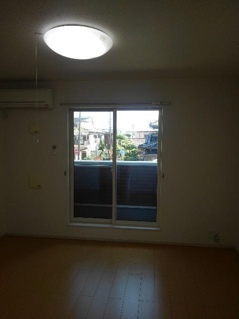 カーサ・ヴェルデ　大日 リビング