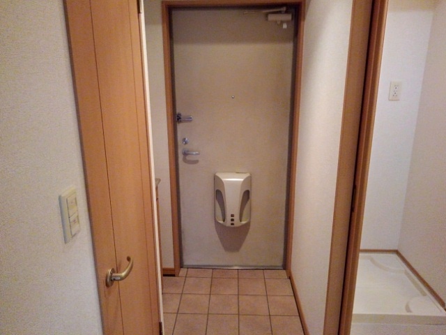 エテルノソ－レ 玄関