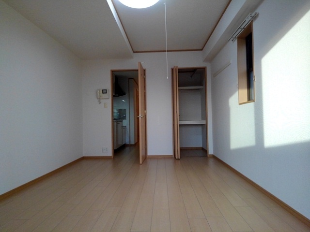 エテルノソ－レ リビング