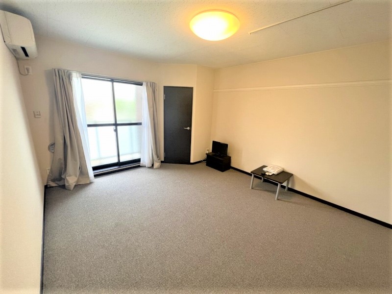 レオネクストリバーサイド柏原 ベッドルーム