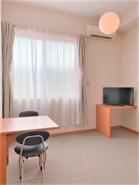 レオパレスリバー２８ リビング