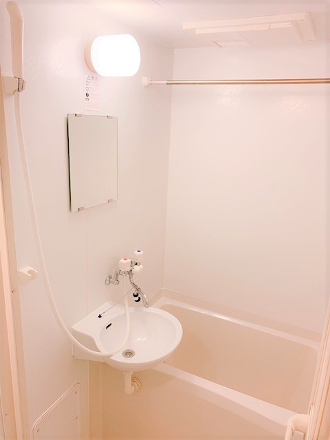 レオパレスリバー２８ 風呂画像