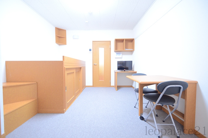 レオパレス葛原 リビング