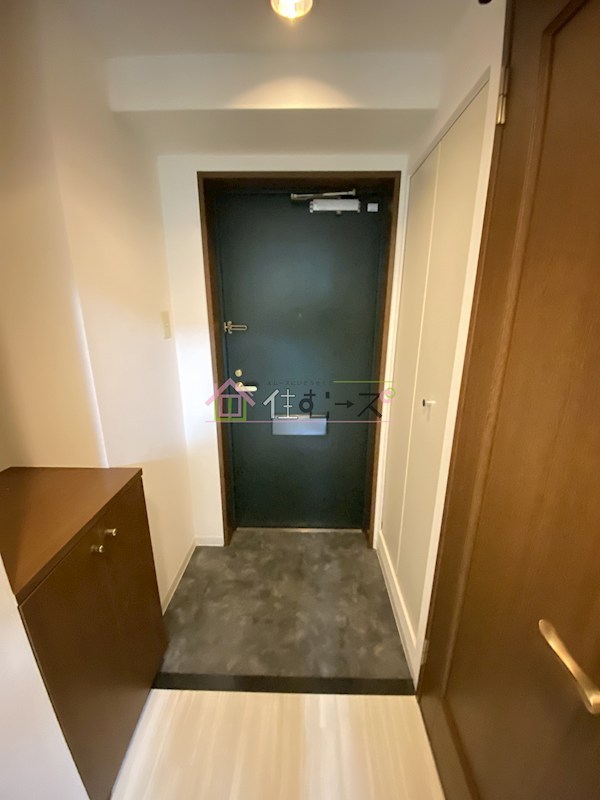 プレサンス西心斎橋 玄関