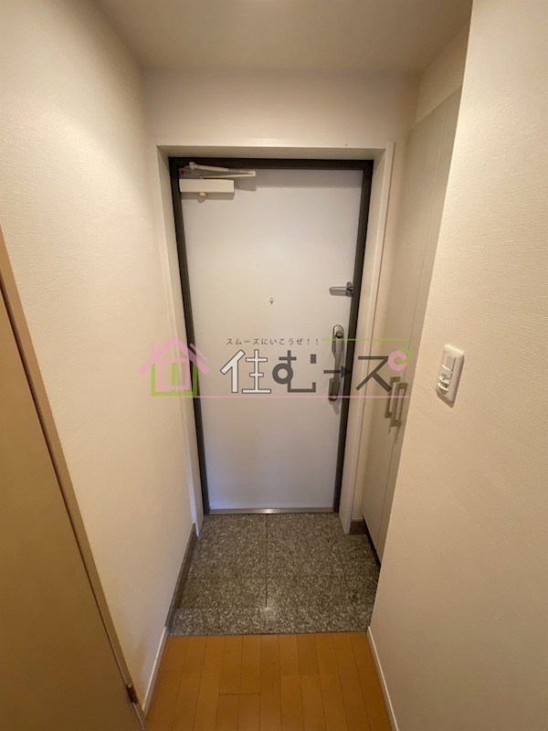 ジュネーゼグラン上本町 玄関