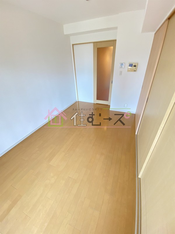 ジュネーゼグラン上本町 リビング