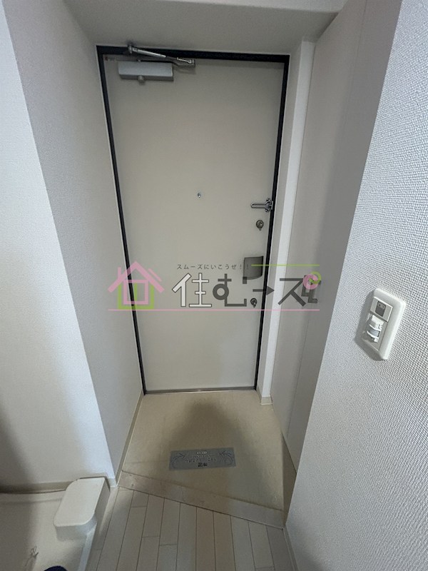 エステムコート梅田・天神橋Ⅱグラシオ 玄関