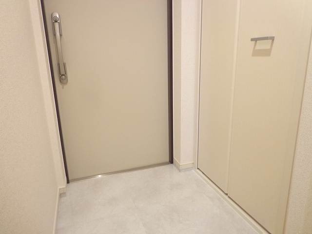 アルンドーインディカ　茨木 玄関