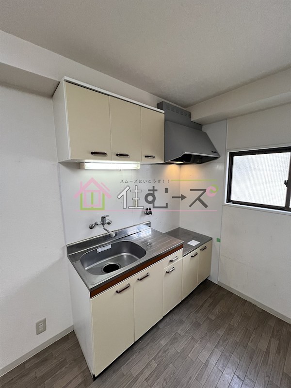 ロイヤルハイム新深江 キッチン