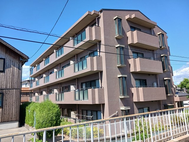 ラ・プルミエール 外観