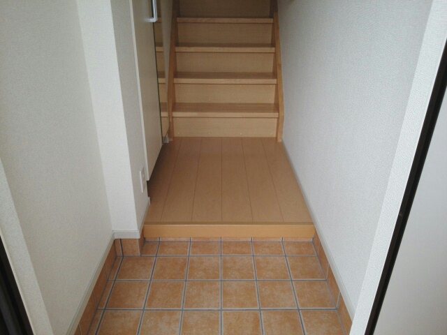 ブリアン　ステージ 玄関