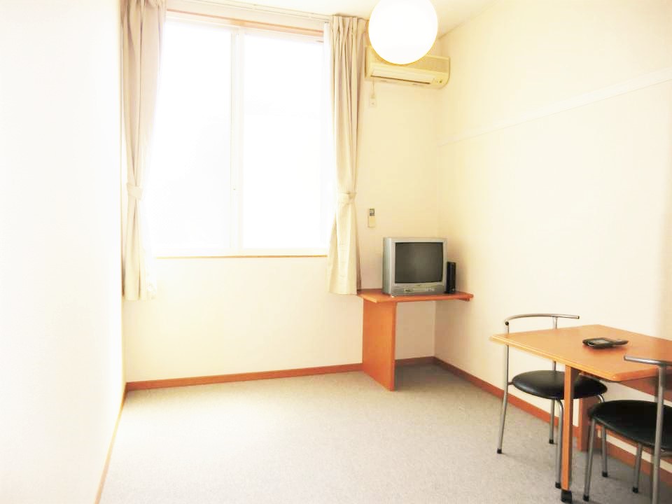 レオパレスニュー猪名寺 ベッドルーム