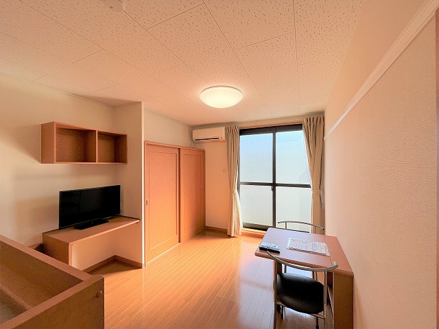 レオパレスＨＩＧＡＳＨＩＮＯⅡ リビング