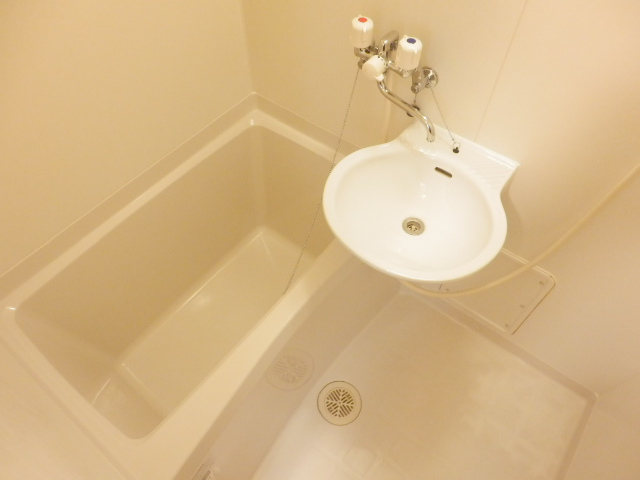 レオパレスさかえ 風呂画像