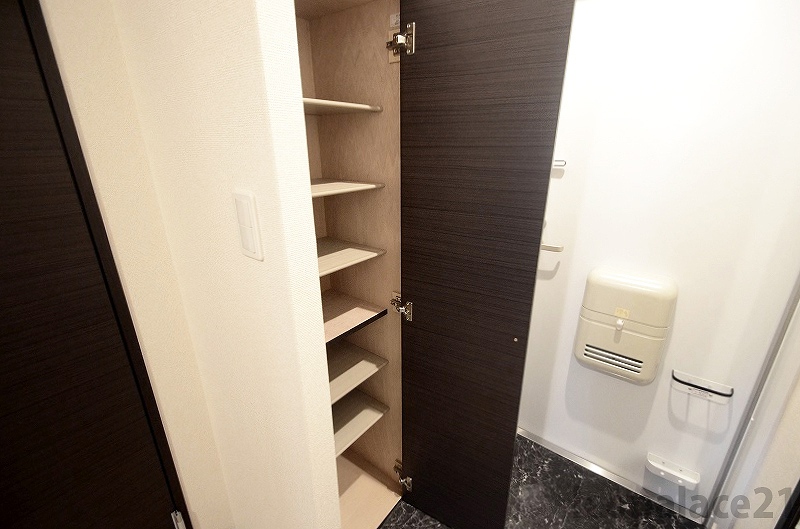 レオネクストふみつき 玄関