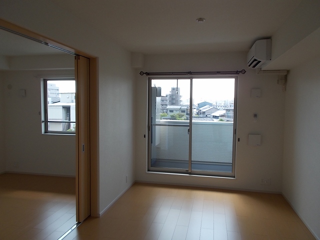 レジデンス・ブルーローズ リビング