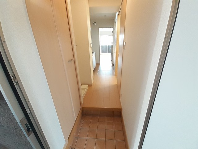 サン　ローズ 玄関