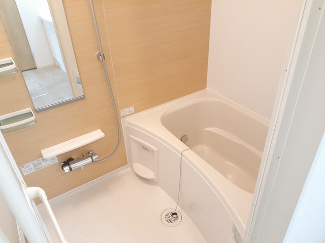 モデルノ　ケマ 風呂画像