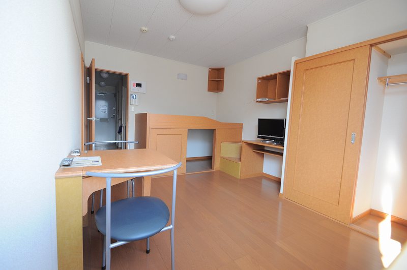 レオパレス五月丘 リビング